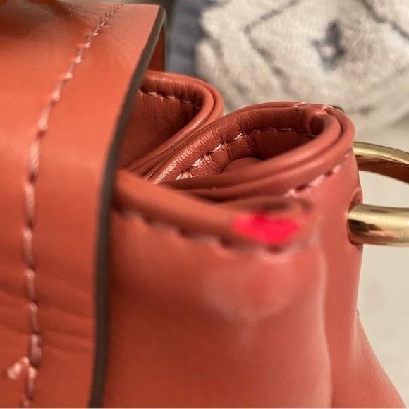 EASTSIDE VEGAN LEATHER CROSSBODY BAG IN ROSE COLOUR WITH HANDLE AND STRAP - Picture 3 of 16